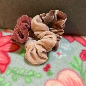 3 pack pink scrunchies